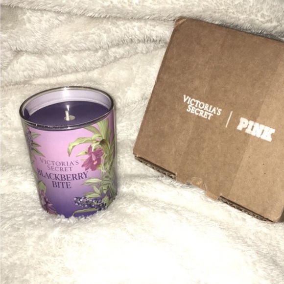 VICTORIAS SECRET BLACKBERRY BITE SCENTED SINGLE WICK CANDLE 9 oz - Picture 3 of 5